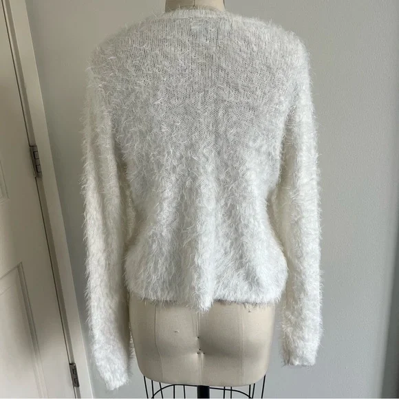 Abercrombie & Fitch White Fuzzy Crew Neck Sweater - Picture 3 of 6